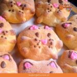 Elaboran un pan dulce con forma de gato para el Día de Muertos en México